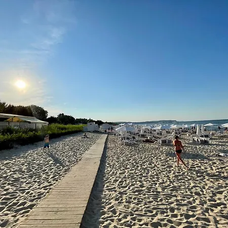 Family & Friends, 70 M2 Balcony, Only 3 Min To The Beach! Free Parking * Sopot