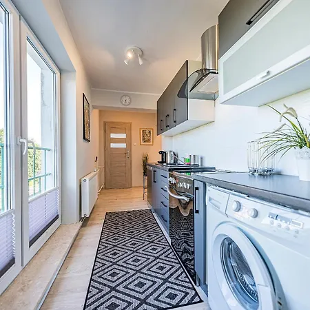Family & Friends, 70 M2 Balcony, Only 3 Min To The Beach! Free Parking Sopot