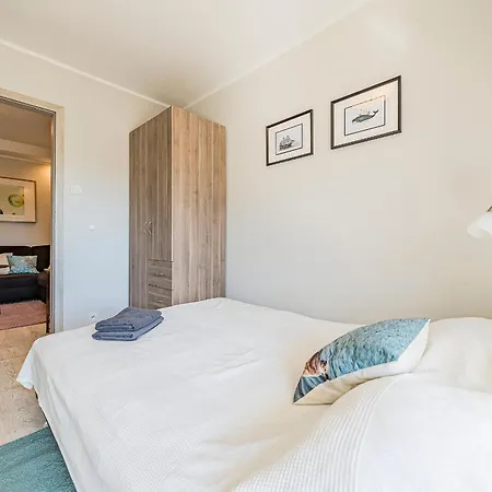 Apartman Family & Friends, 70 M2 Balcony, Only 3 Min To The Beach! Free Parking *