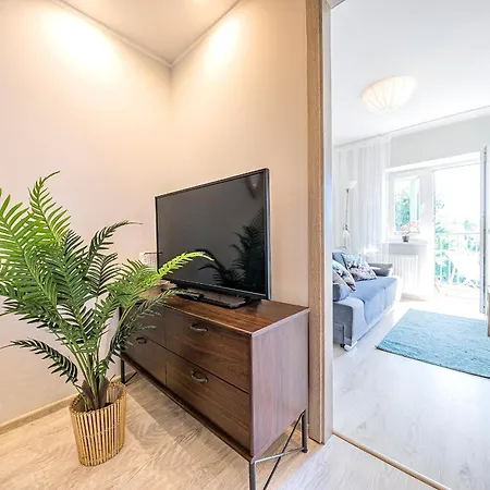 Family & Friends, 70 M2 Balcony, Only 3 Min To The Beach! Free Parking