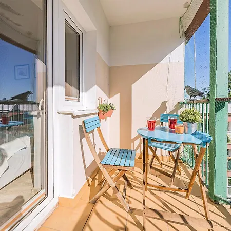 Family & Friends, 70 M2 Balcony, Only 3 Min To The Beach! Free Parking Apartmán