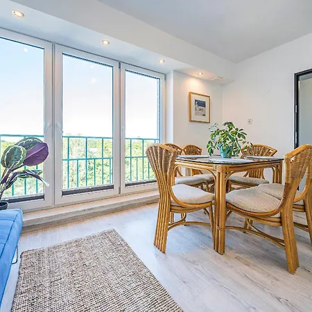 Family & Friends, 70 M2 Balcony, Only 3 Min To The Beach! Free Parking * Sopot
